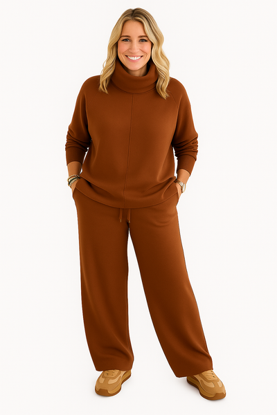 Estelle | Ensemble de voyage féminin deux-pièces avec pull à col roulé