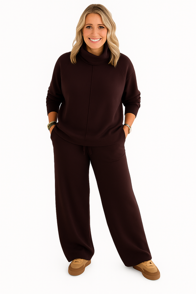 Estelle | Ensemble de voyage féminin deux-pièces avec pull à col roulé